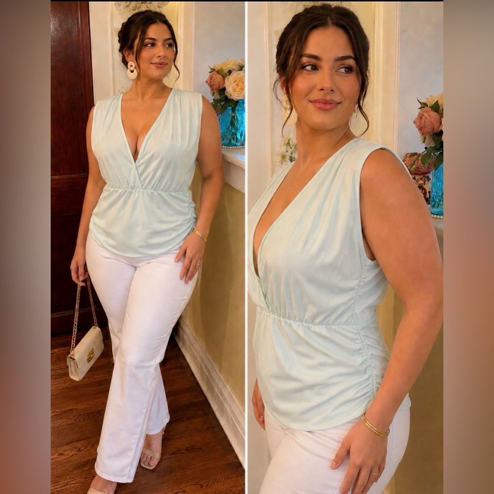 💃VENUS🌺 L/XL ICE MINT GREEN WRAP TOP SHIRRED SIDES EUC